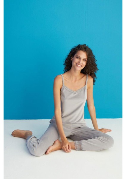 Kadın 13402-1 Dantelli Sabahlık Kadife Pijama Takım Gri fiyatları