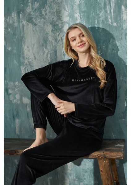 Kadın Önü Yazılı 13112-5 Kadife Pijama Takımı Siyah fiyatları