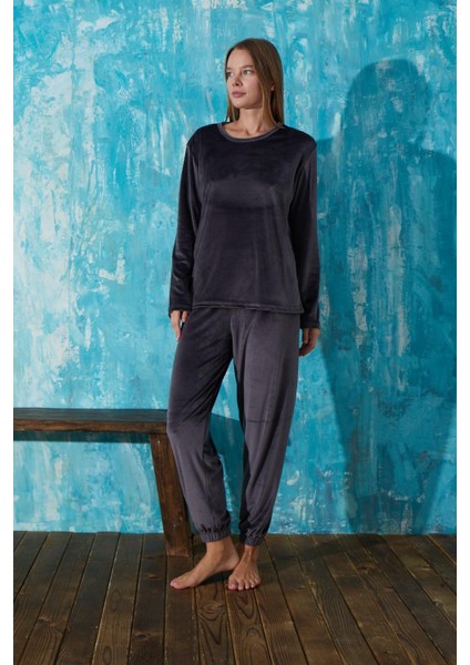 Kadın 13164-4 Önü Yazılı Kadife Pijama Takımı Füme