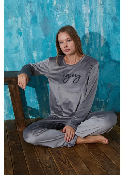 Kadın 13166-2 Önü Yazılı Kadife Pijama Takımı Gri