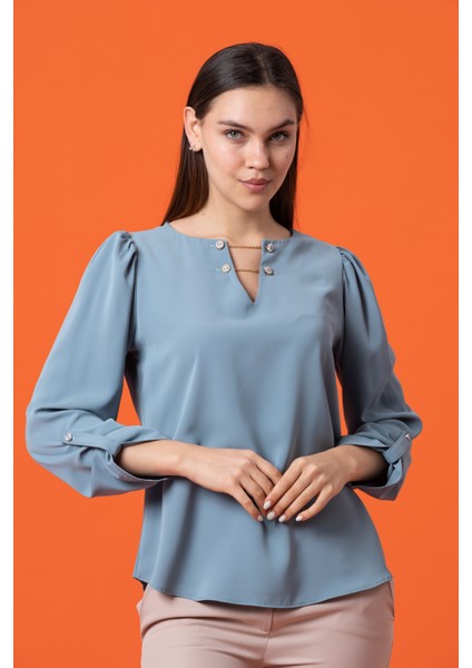 inci aksesuarlı saten bluz