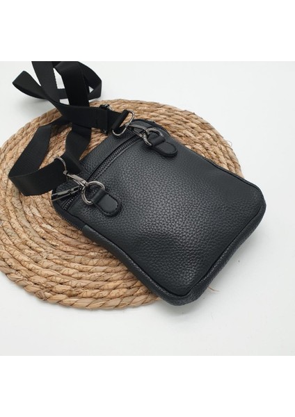 Küçük Boy Omuz Askılı Erkek Çanta modelleri