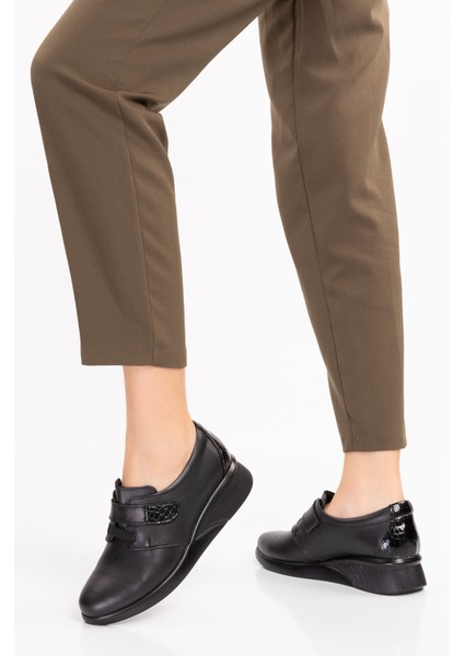 Kadın Deri Siyah Anatomik Taban Rahat Lastik Bağcıklı Ayakkabı fırsatları