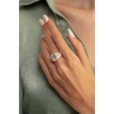 Sunshine 925 Ayar Rose Kaplamalı Beyaz Baget Taşlı Tasarım Gümüş Yüzük