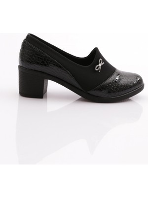 Dgn 23031 Kadin Kurdela Desenli Topuklu Ayakkabi