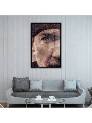 Gaagart Metal Çerçeveli Cam Tablo Yakın Çekim Atatürk Portresi