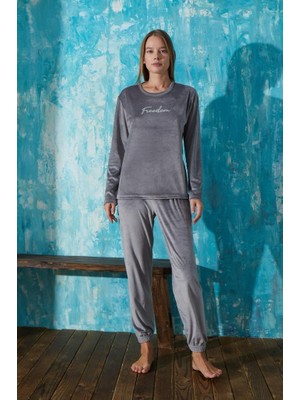 Pemilo Kadın 13164-2 Önü Yazılı Kadife Pijama Takımı