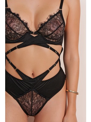 Midnight Express Siyah Parlak Kumaşlı Dantelli Bodysuit MEAW24BD0018