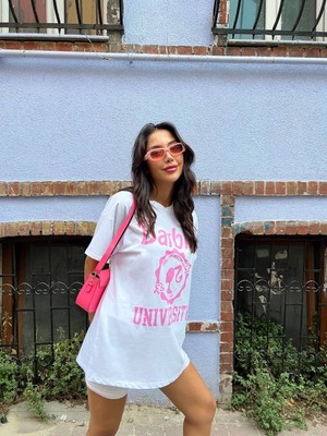 By Helin Ateş Barbie Baskılı Oversize Tshirt