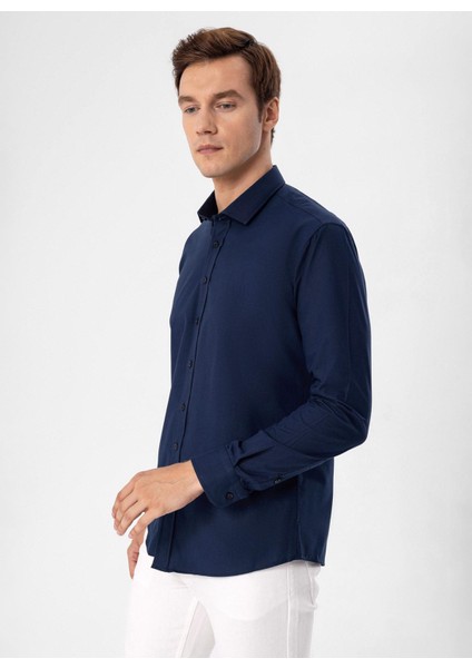 Slim Fit Klasik Yaka Düz Lacivert Erkek Gömlek GM1007100571 indirimleri
