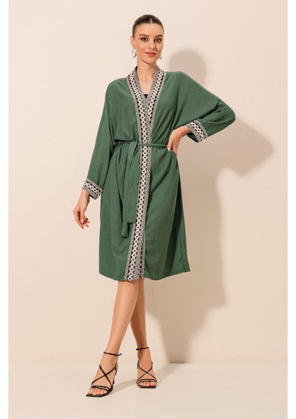 5865 Nakışlı Örme Uzun Kimono - Zümrüt Yeşili fırsatları