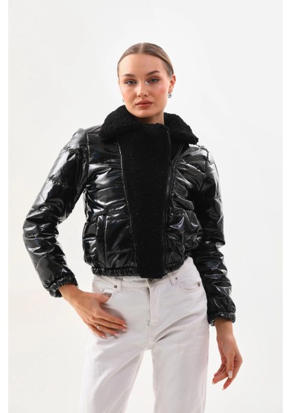 Kadın Siyah Rugan Yandan Fermuarlı Içi Astarlı Beli Lastikli Crop Peluş Detaylı Ceket HZL24W-BRC129381