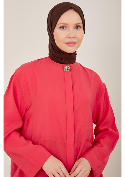 Önü Arma Detaylı Giy Çık 23Y5118 Kiraz modelleri