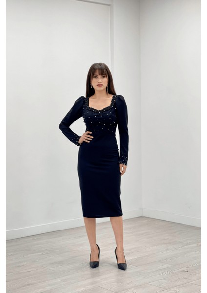 Krep Kumaş Inci Detaylı Kalem Abiye Elbise - Siyah