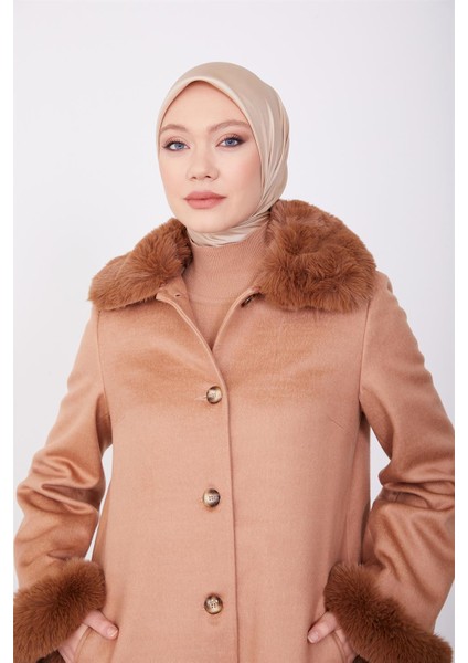 Önü Düğmeli Kürklü Kaban 23K7806 Camel