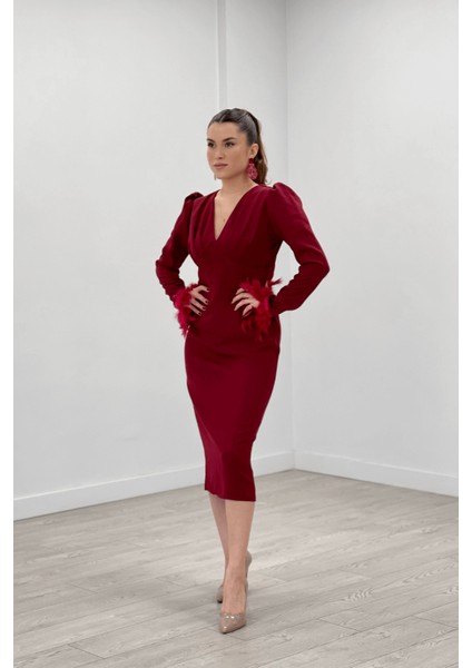 Double Kumaş V Yaka Kolları Tüy Detaylı Kalem Abiye Elbise - Bordo fiyatları