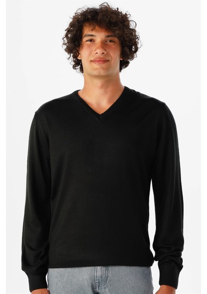 Rahat Kalıp Yünlü Düz Siyah V Yaka Triko