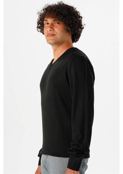 Rahat Kalıp Yünlü Düz Siyah V Yaka Triko fiyatları