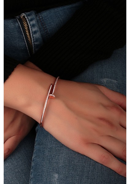 925 Ayar Rose Kaplamalı Beyaz Zirkon Taşlı Çivi Tasarım Kelepçe Gümüş Bileklik