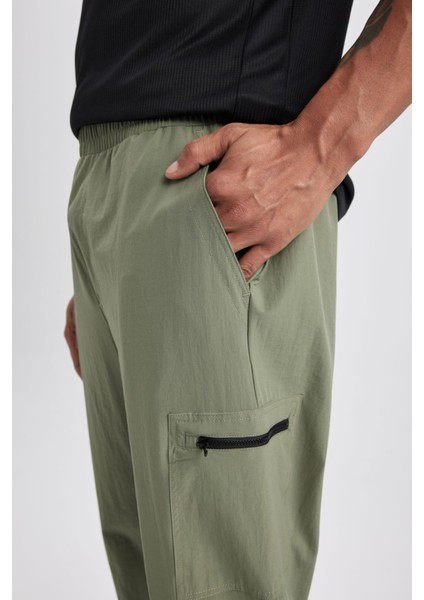 Fit Jogger Eşofman Altı Standart Fit Kargo Cepli Dokuma Beli Paçası Lastikli B2779AX23AU fırsatları