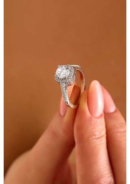 Kadın 925 Ayar Gümüş Yuvarlak Taşlı Pırlanta Montür Gümüş Yüzük A124