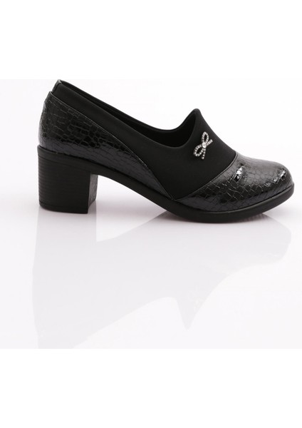 23031 Kadin Kurdela Desenli Topuklu Ayakkabi
