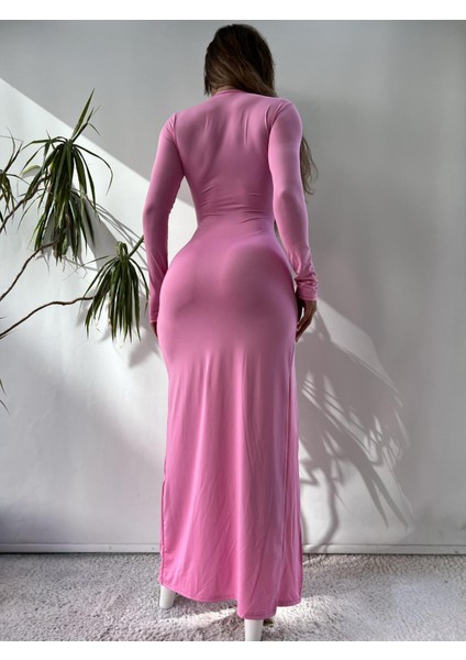 Pembe Uzun Kollu Göğüs Dekolteli Maksi Elbise