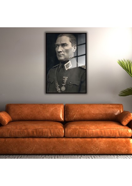 Metal Çerçeveli Cam Tablo Başkomutan Atatürk Portresi