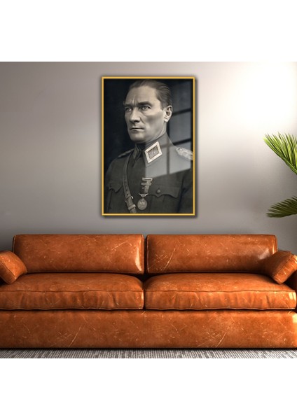Metal Çerçeveli Cam Tablo Başkomutan Atatürk Portresi