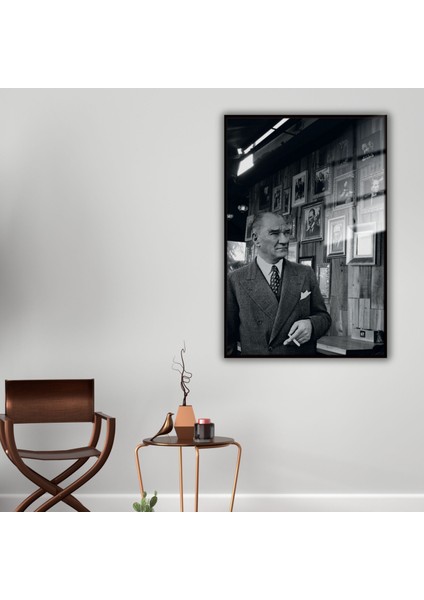 Metal Çerçeveli Cam Tablo Atatürk ve Siyah Beyaz Fotoğrafları