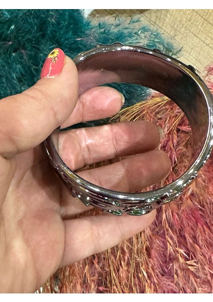Çap 7 cm En 3 cm Parlak Kabartma Bilezik fiyatları