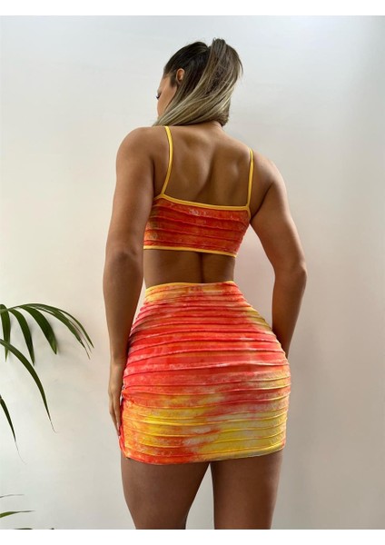 Sarı-Kırmızı Batik Desen Ithal Likralı Kumaş Dekolteli Mini Elbise modelleri