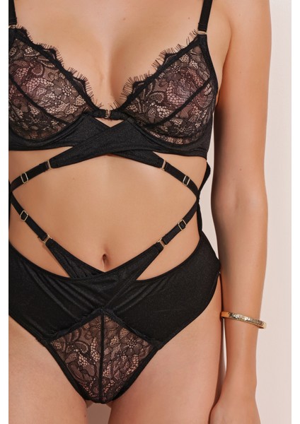 Siyah Parlak Kumaşlı Dantelli Bodysuit MEAW24BD0018 modelleri