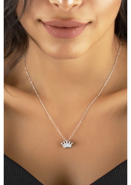 925 Ayar Swarovski Taşlı Taç Figürlü Rodyum Kaplamalı Gümüş Kolye