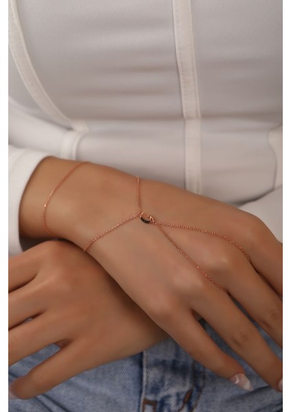 925 Ayar Rose Kaplamalı Siyah Taşlı G Harfi Gümüş Şahmeran