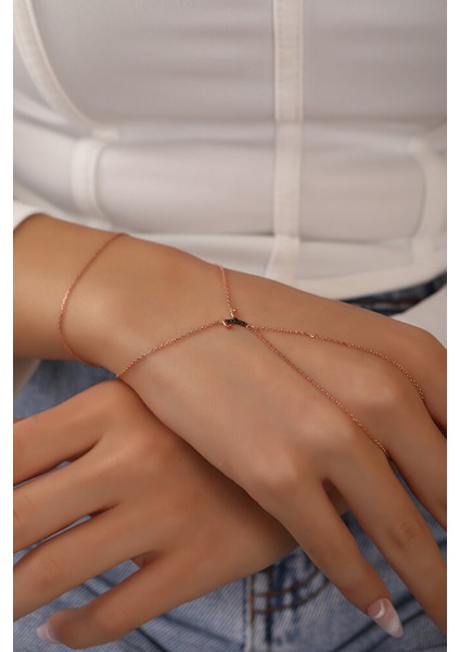 925 Ayar Rose Kaplamalı Siyah Taşlı G Harfi Gümüş Şahmeran modelleri