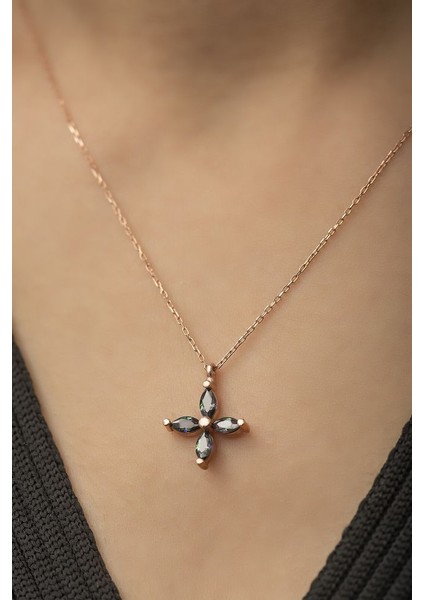 925 Ayar Rose Kaplamalı Mistik Topaz Taşlı Çiçek Gümüş Kolye