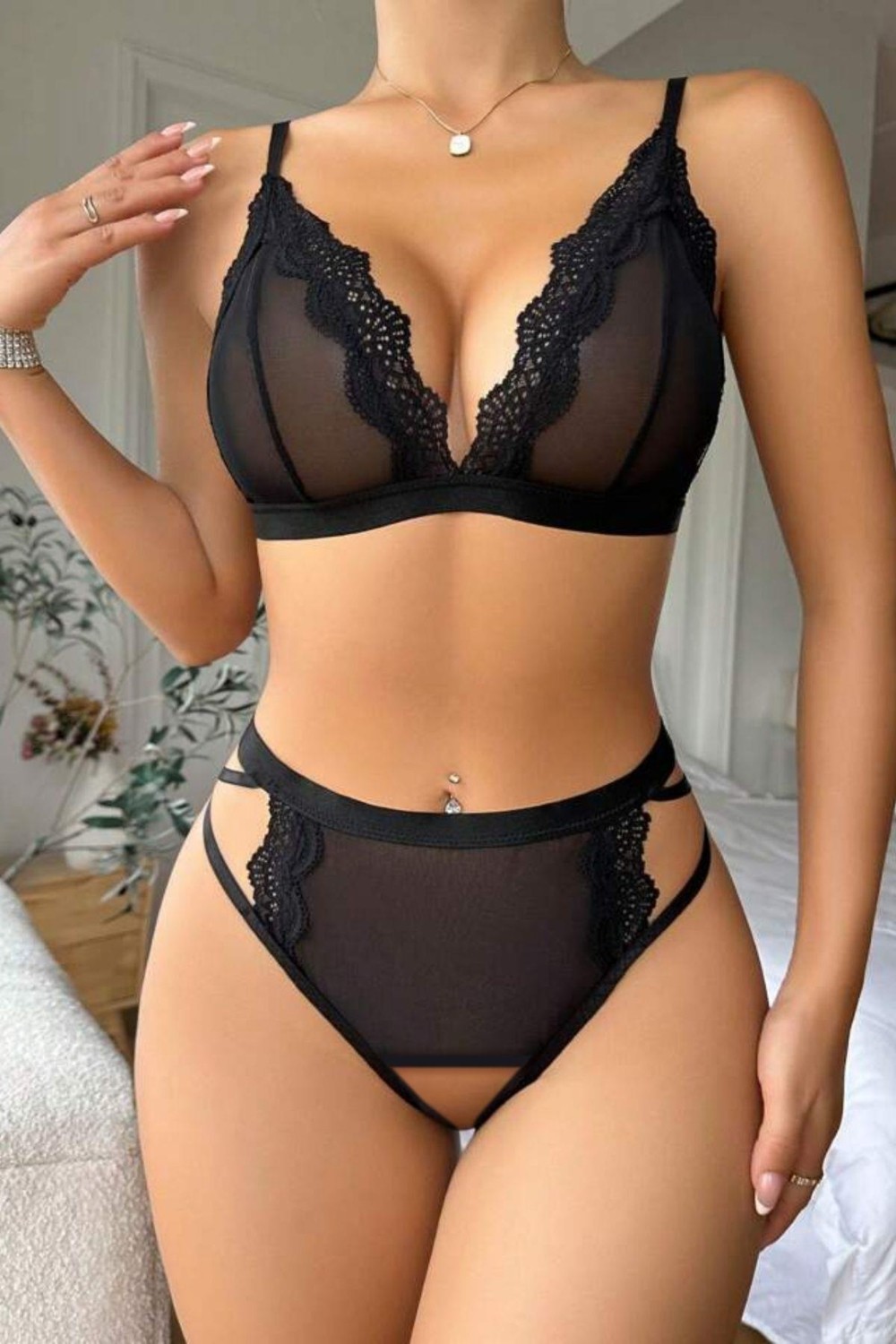 Bella Notte - Siyah Seksi Özel Bölgesi Açik Tül Sütyen Takim 16032