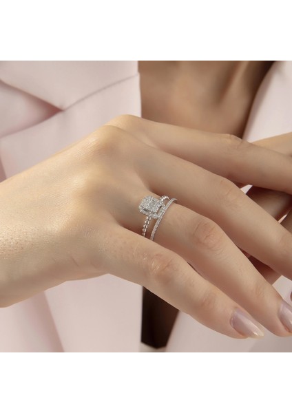0.28 Ct F-G Vs-Si 3.27 gr 14 K Jwd Baget Yüzük