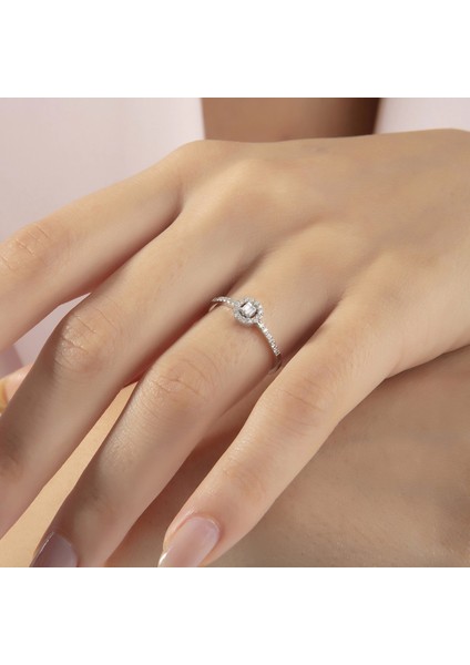 0.17 Ct F-G Vs-Si 1.40 gr 14 K Jwd Baget Yüzük