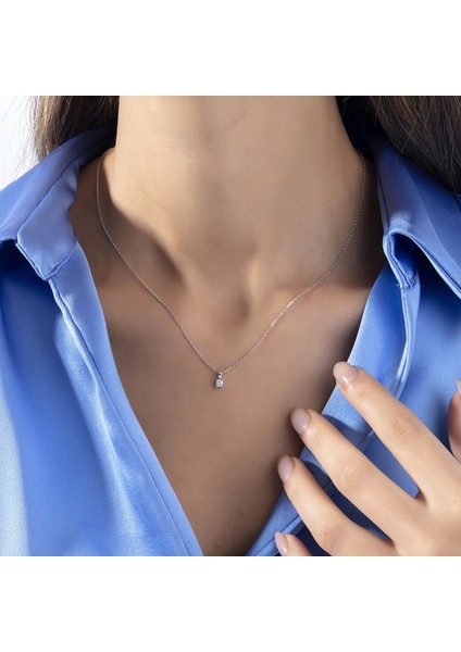 0.11 Ct G Si 1.65 gr 14 K Jwd Tek Taş Kolye