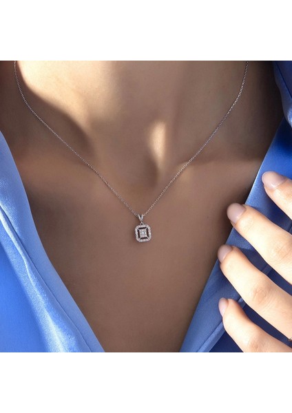 0.23 Ct F-G Vs-Si 1.80 gr 8 K Jwd Baget Kolye