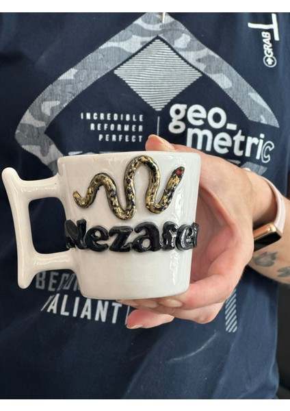 Yılan Figürlü Isimli Kupa Mug