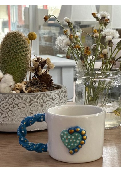 Burgu Kulp Gold Detay Altın Noktalı Kalpli Mug Kupa Fincan