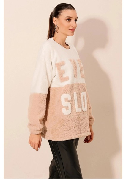 Kadın Krem Beyaz Blok Ever Slow Baskılı Rahat Peluş Sweatshirt HZL23W-BD1554781 fırsatları