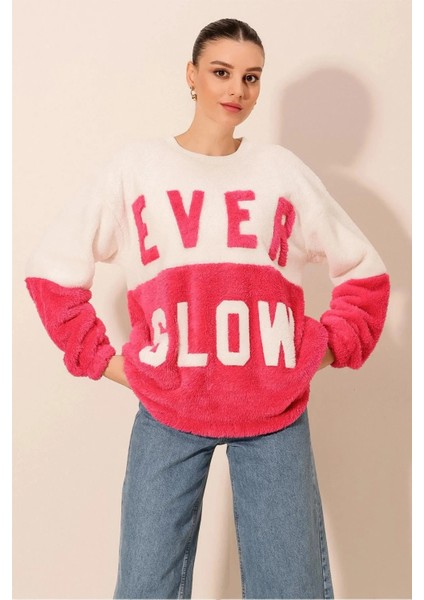 Kadın Fuşya Beyaz Blok Ever Slow Baskılı Rahat Peluş Sweatshirt HZL23W-BD1554781