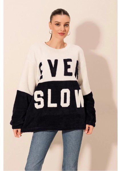 Kadın Lacivert Beyaz Blok Ever Slow Baskılı Rahat Peluş Sweatshirt HZL23W-BD1554781 modelleri