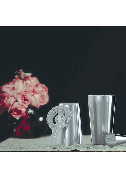 Kokteyl Shaker Seti: Profesyonel Boston Shaker, Kokteyl Süzgeci ve Jigger Seti. Harika Kokteyl Karıştırma Deneyimi Için 4 Parça Premium Paslanmaz Çelik Bar Malzemeleri (Yurt Dışından)