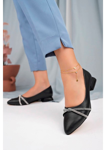 Alçak Topuk Sivri Kalıp Siyah Cilt Kadın Ayakkabı fiyatları