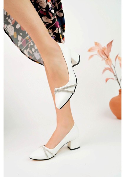 Ökçeli Biyesi Taşlı Beyaz Cilt Kadın Stiletto modelleri